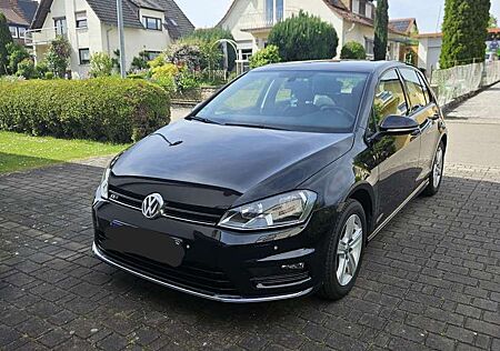 VW Golf Volkswagen Comfortline BMT / R-Line