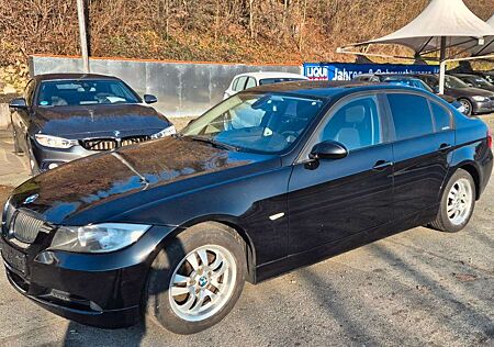 BMW 320 i Glasdach Tempomat Sitzhzg PDC MP3