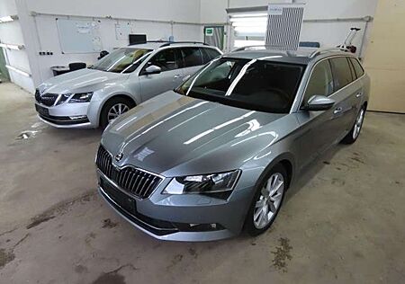 Skoda Superb 2,0TDI DSG, Style*ACC*NAVI*Kamera*Virtuell*