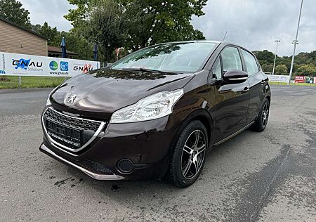 Peugeot 208 1,2 Active / Navi / Panorama-Dach