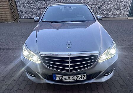 Mercedes-Benz E 200 CGI BlueEfficiency (212.034)