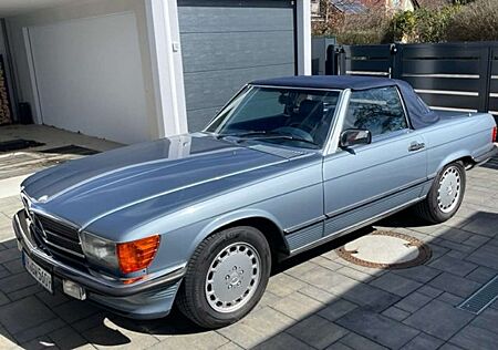 Mercedes-Benz SL 560 MB mit H-Kennzeichen und Hardtop / Note 2