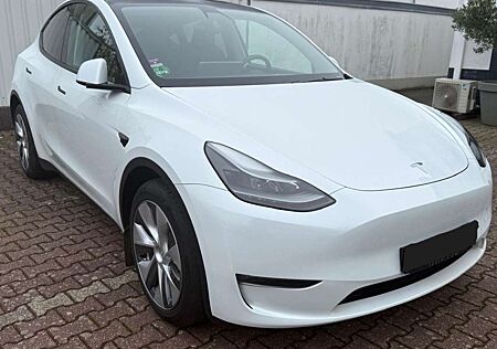 Tesla Model Y Standard Range RWD * AHK * 1.Hand *