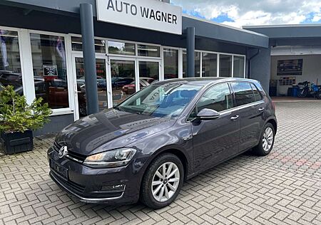 VW Golf Volkswagen VII Lim. Lounge *KAM STH beh.LK NAV PARKASS