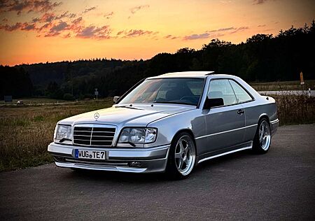 Mercedes-Benz E 320