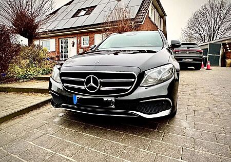 Mercedes-Benz E 220 d 4Matic T 9G-TRONIC Avantgarde