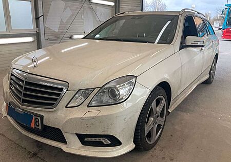 Mercedes-Benz E 500 T Avantgarde +AMG-LINE+ACC+S.DACH+NAV+AHK+