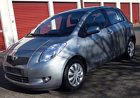 Toyota Yaris Executive