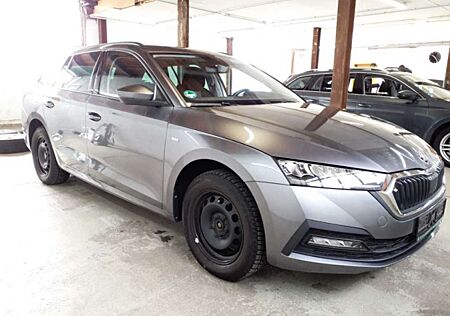 Skoda Octavia Tour LED Ambiente-Licht PDC SHZ DAB+
