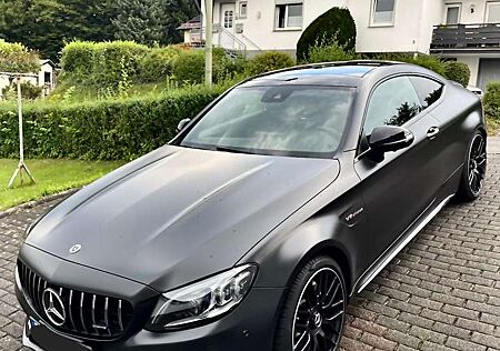 Mercedes-Benz C 63 AMG Coupe/MULTIBEAM/PANO/360/BURMESTER