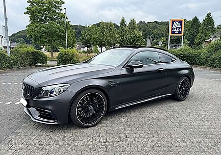 Mercedes-Benz C 63 AMG Coupe/MULTIBEAM/PANO/360/BURMESTER