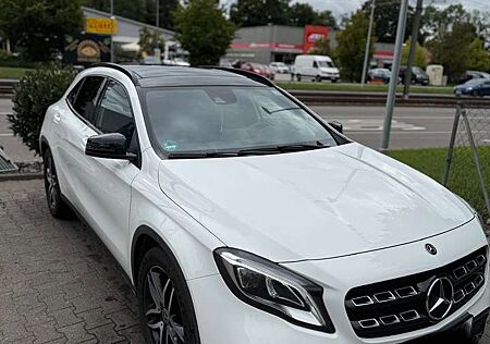 Mercedes-Benz GLA 180 7G-DCT