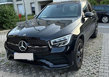 Mercedes-Benz GLC 300 e 4Matic 9G-TRONIC AMG Line Plus