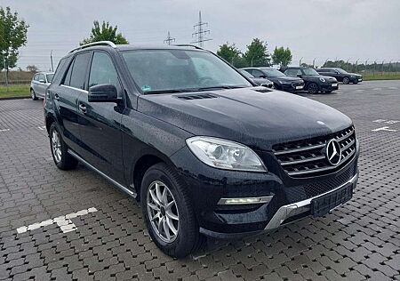 Mercedes-Benz ML 250 CDI BlueTec 4-Matic*BI-XEN*NAVI*AHK*LEDER