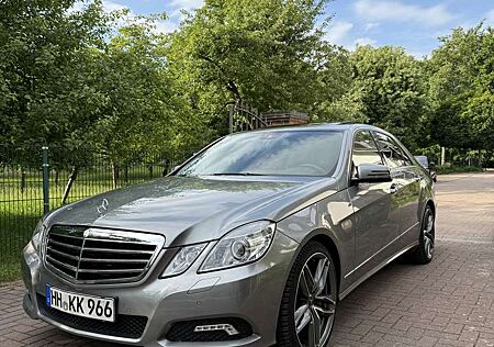 Mercedes-Benz E 500 4Matic 7G-TRONIC Avantgarde -Unfallfrei-