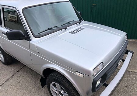 Lada Niva NIVA LEGEND "PREMIUM PLUS"! AET-Kollektion 2026!