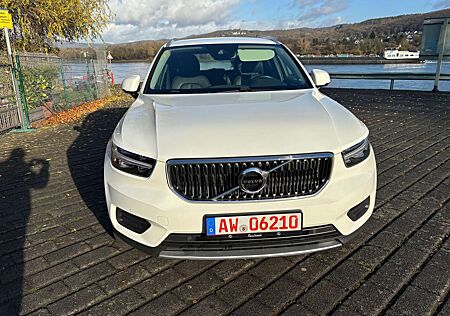 Volvo XC 40 XC40 Momentum Pro 2WD,Leder,Klimaautomatik,Navi,