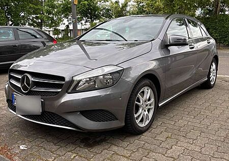 Mercedes-Benz A 180 BlueEfficiency (176.042)