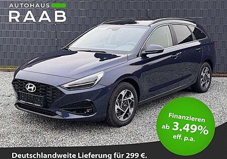 Hyundai i30 Family Kombi Automatik Navi Rückfahrkamera Sitzhei