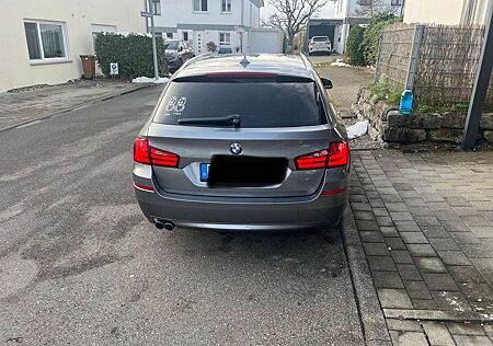 BMW 520d 520 Touring Aut. Panoramadach AHK Navi TÜV neu!