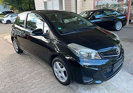 Toyota Yaris Life **KLIMA**EFH**ZV FUNK**1. HAND**AHK**