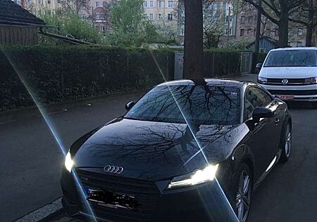 Audi TTS Coupe S tronic