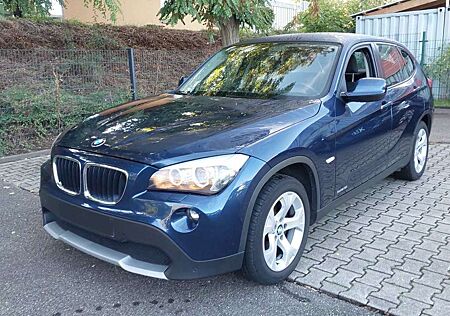 BMW X1 18 i sDrive AHK 1. Hand