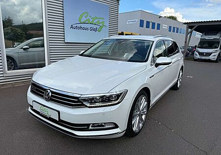 VW Passat Variant Volkswagen Passat Var. Highl.-R-Line+4M+Sthzg+Navi+AHK+H-Up