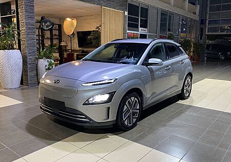 Hyundai Kona Trend ACC dig.Cockpit R.Cam LED SHZ DAB+