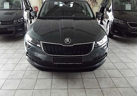 Skoda Karoq 1.0 TSI CLIMATRONIC/NAVI/AHK/PDC/SITZHEIZUNG
