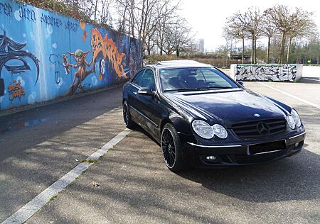 Mercedes-Benz CLK 220 CLK-Klasse Coupe Diesel Coupe CDI Avantgarde DPF