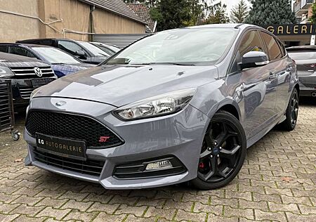 Ford Focus Lim. ST*SHZ*8-Fach*KLIMA*TÜV-NEU*