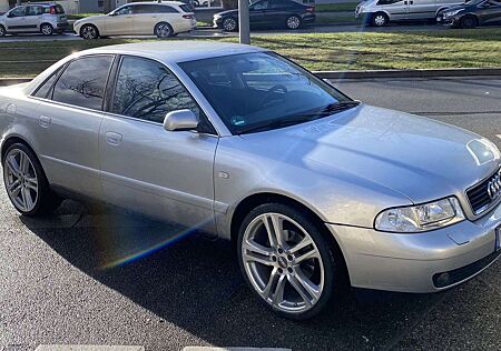 Audi A4 B5 - 2.4 - Klima - Xenon - Tempomat