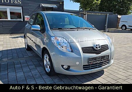 Toyota Yaris Executive * Automatik * 1.3 Benziner