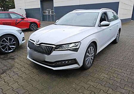 Skoda Superb 1,4 IV DSG Combi Style/AHK/Pdach