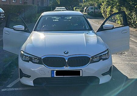 BMW 320 xDrive Sport Line Automatik Sport Line