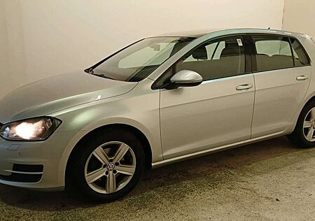 VW Golf Volkswagen Trendline BMT 5 Türer * Navi *