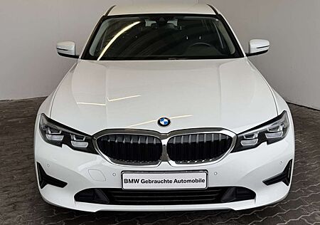 BMW 318 iA Lim. Advantage LED.Tempomat.PDCvohi.DAB