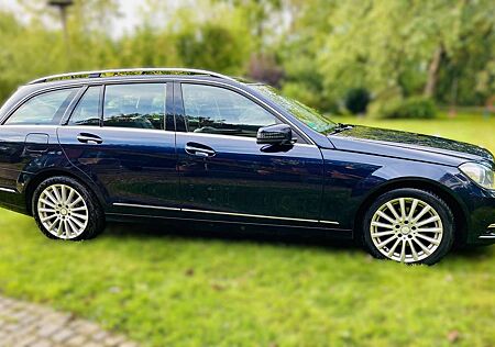 Mercedes-Benz C 250 T CDI 4Matic 7G-TRONIC Avantgarde Edition C