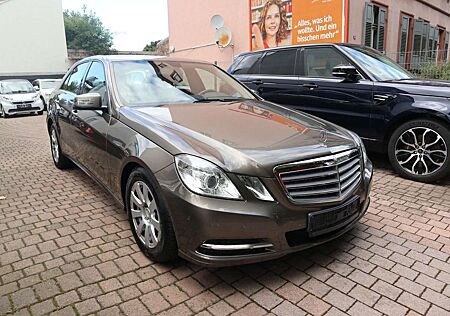 Mercedes-Benz E 300 CDI Lim. Scheckheftgepflegt !
