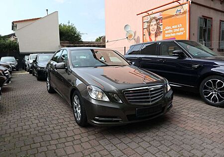 Mercedes-Benz E 300 CDI Lim. Scheckheftgepflegt !