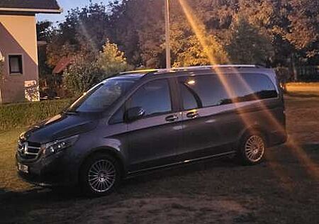 Mercedes-Benz V 220 d lang 4Matic 7G-TRONIC Exclusive