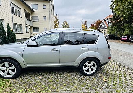 Mitsubishi Outlander 2.2 DI-D 4WD Intense