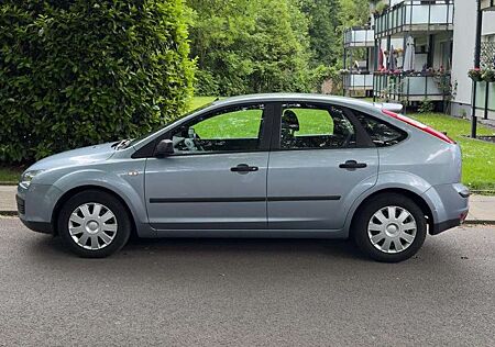 Ford Focus Fließheck 5-Türer 1.6 16V Aut. Trend