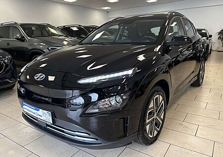 Hyundai Kona Select 2WD*ACC*R-Cam*CarPlay*SHZ*LedTfl*DAB