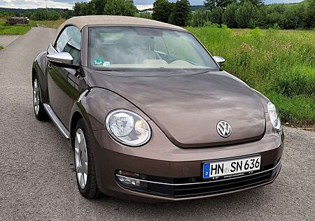 VW Beetle Volkswagen The Cabriolet 1.2 TSI 70s