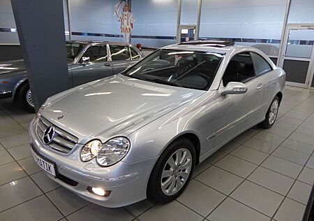 Mercedes-Benz CLK 200 Coupé Navi SHZ Schiebedach Klima PDC