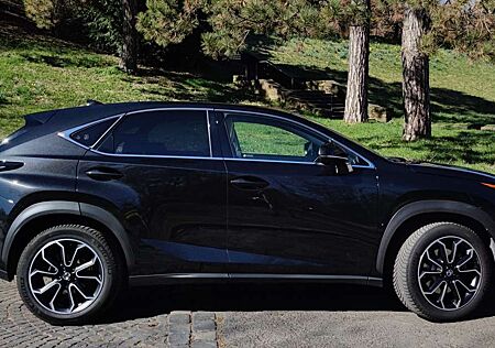Lexus NX 300 NX 200t NX 200t AWD Luxury Line