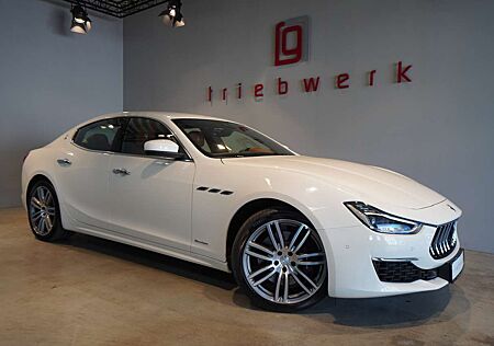 Maserati Ghibli GranLusso-BRD-Ufrei-28TKM-Facelift-20 Zoll-top