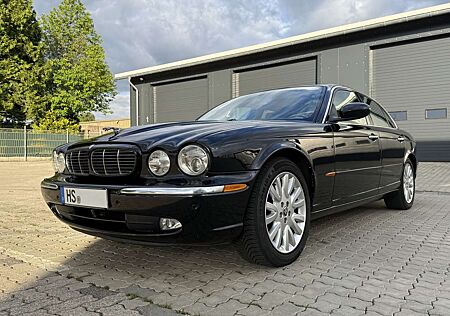 Jaguar XJ8 3.5 V8 - Vollausstattung/Leder/Navi/Memory